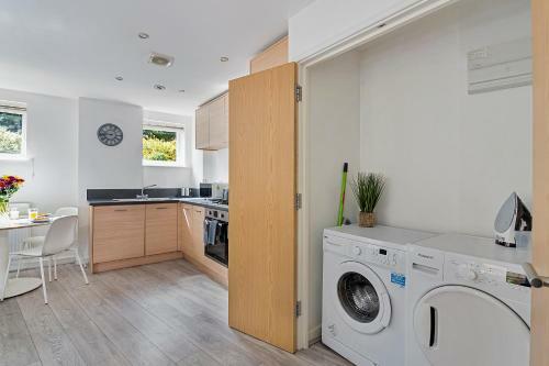 Apartamento 2 Bed Apt, En Suite, Balcony, Wifi, 2 X Parking