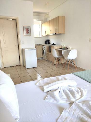#3 Giorgos & Chara Apartments