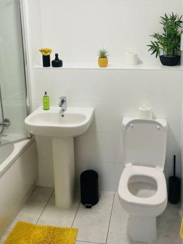 Apt609 2 Bedroom Serviced Apartment - Free Parking