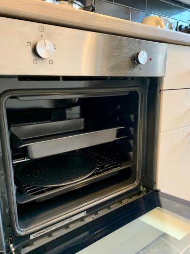Lovely 1 Bedroom, 4 Guests Service Apartment