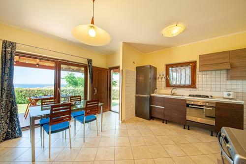 Apartment With Sea View And Pool In Castelsardo