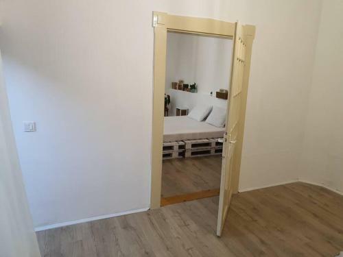 Casa Luminoasa In Centrul Orasului Cu Parcare