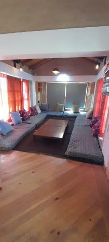 Cliffside Manor, Satkhol, Mukteshwar By Earthaa Escapes