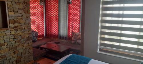 Cliffside Manor, Satkhol, Mukteshwar By Earthaa Escapes