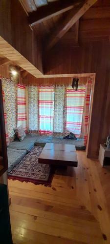 Cliffside Manor, Satkhol, Mukteshwar By Earthaa Escapes