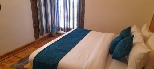Cliffside Manor, Satkhol, Mukteshwar By Earthaa Escapes