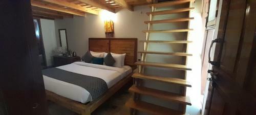 Cliffside Manor, Satkhol, Mukteshwar By Earthaa Escapes