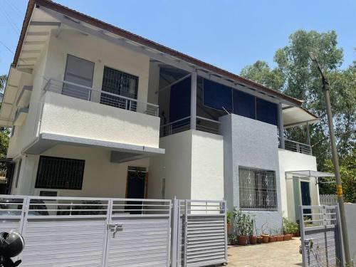 Large 4 Bed Villa-airy, Green And Quiet Vistas