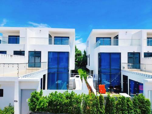 Art C Pool Villas Pattaya