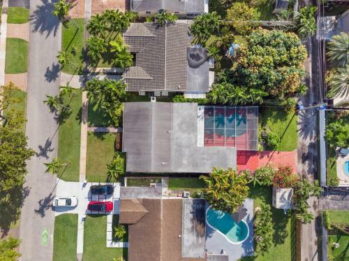 Gorgeous 3 Bdr, Amazing Bbq Area, Pool And More