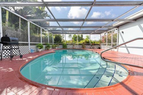 Gorgeous 3 Bdr, Amazing Bbq Area, Pool And More