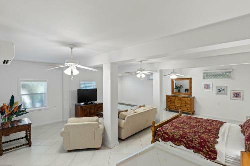 A Saba Wind North- Oceanfront Estate With Pool On Captiva Island