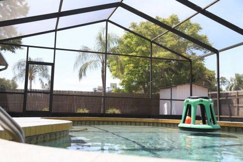 Entire Home-bradenton 3/2 Indoor Pool Near Beaches