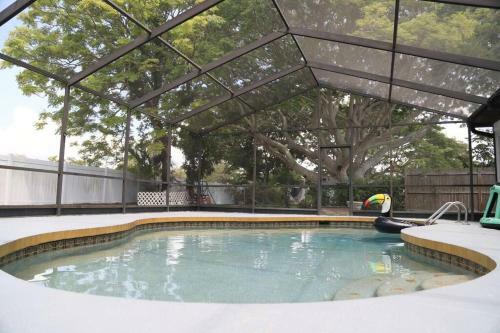 Entire Home-bradenton 3/2 Indoor Pool Near Beaches