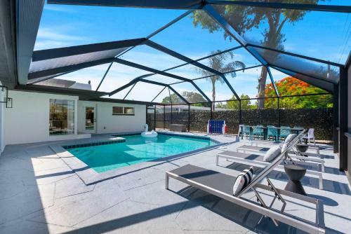 Luxurious Clearwater Retreat With Lanai And Pool!