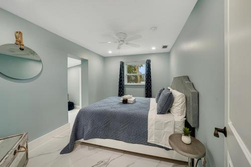 Cheerful 2 Bedroom Lakehouse Home Woffice Space