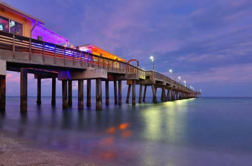 Modern 4 Bed 2 Bath Home Next To The Beach