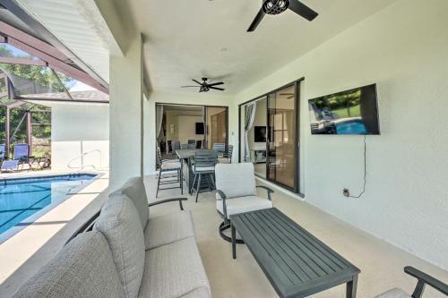 Modern Cape Coral Home Private Lanai And Pool!