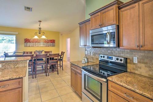 Villa Sun-dappled Cape Coral Oasis, 5 Mi To Beach!