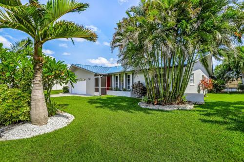 Grand Retreat In Cape Coral
