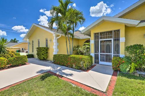 Cape Coral Retreat Pool, Grill And Golf Course