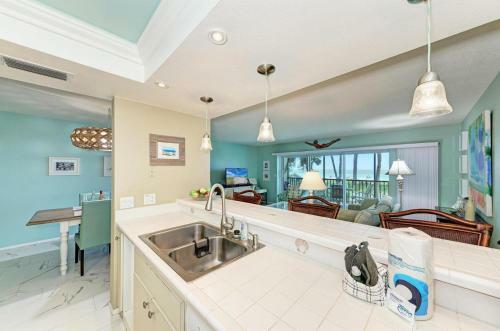 Sunset Beach 102 - 2716 Gulf