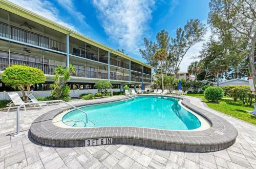 Sunset Beach 102 - 2716 Gulf