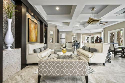 Private Pool Home W Spa, Game Room, Bbq & More