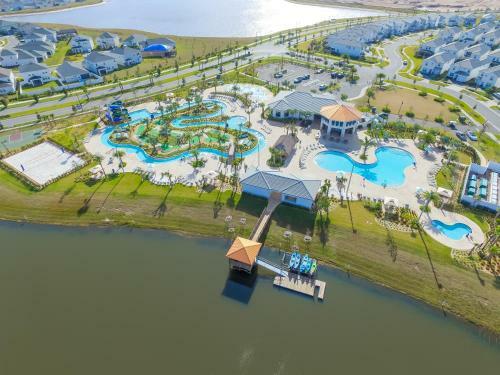 Stunning Lakeview Townhome W Private Pool