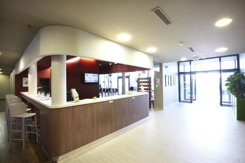 Hotel Campanile Carcassonne Est - La Cit�