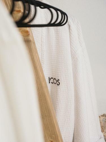 Icos Village House