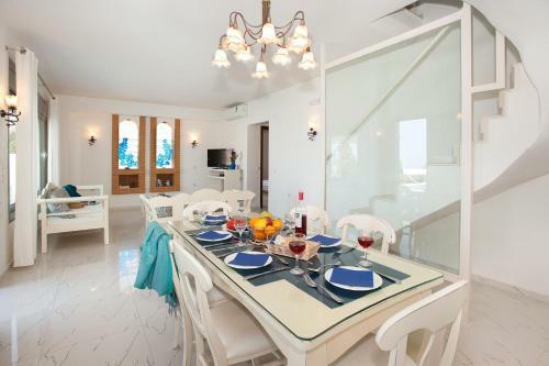 Villa Danae Blue By Villa Plus