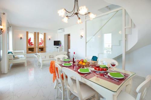 Villa Danae Red By Villa Plus
