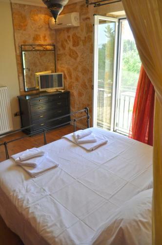 Stone Pool House Gouvia
