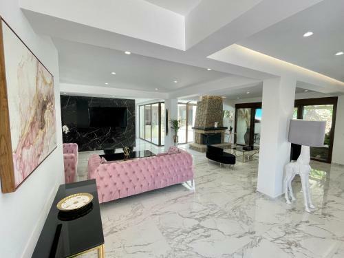 Wild Willow Villa
