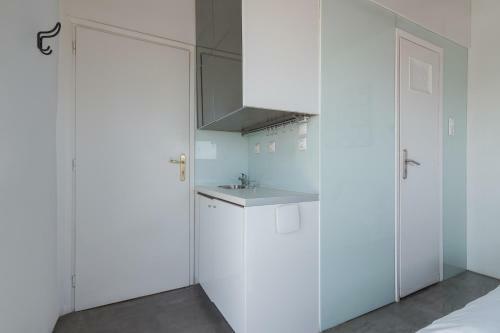 Apartment With Terrace In Piraeus