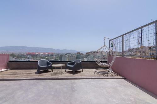 Apartment With Terrace In Piraeus