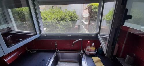 Stylish Apartment Close To Rafina Port