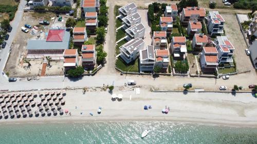 Villa Dahlia By The Sea