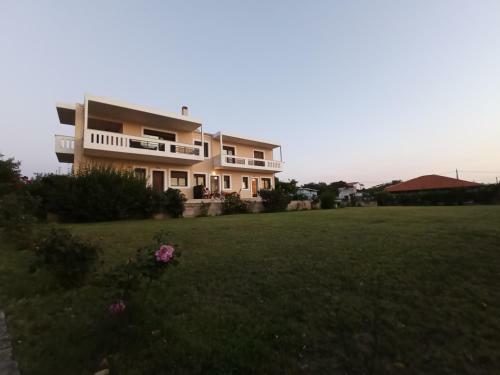 Aktaion Apartments