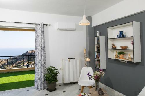 Irinis Sea View House