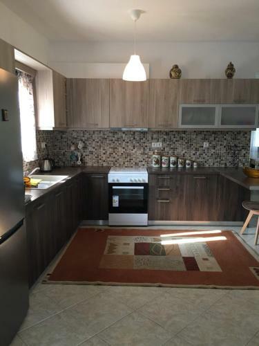 Alekos Rooms And Apartments