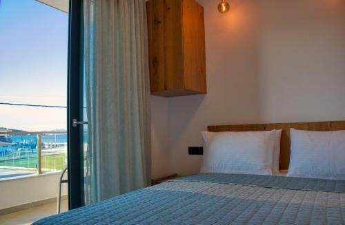 Hotel Vrahakia Beach