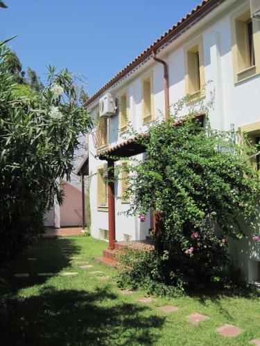 Vamos Palace Apartments