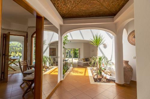Villa With Pool And Golf View