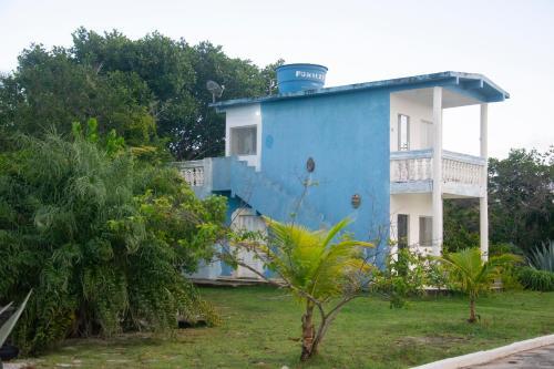 Casa Azul Na Praia De Guaratiba - Ba