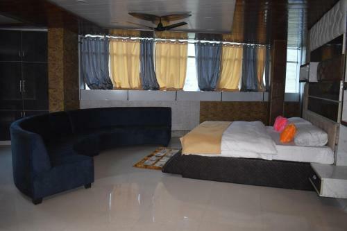 Jai Maa Bhagwati Hotel