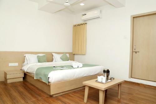 Hotel Tulsi Rooms N Banquite
