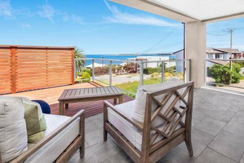 Karibu Beach Retreat- Panoramic Sea Views 4 Bdrms