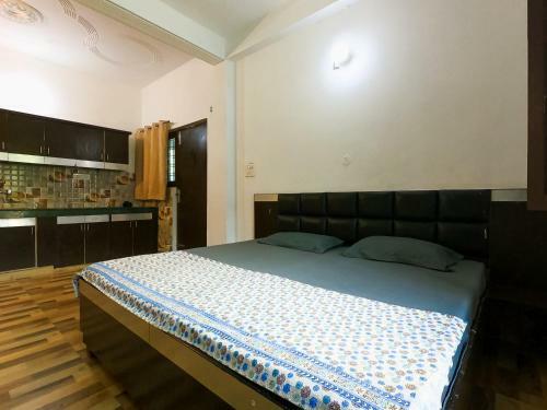 Hotel Ananta Residency